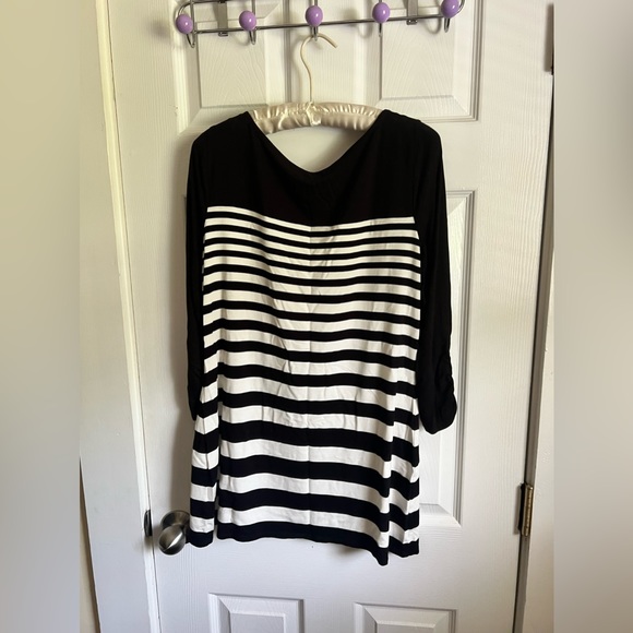 WHITE HOUSE. BLACK MARKET - Picture 9 of 16